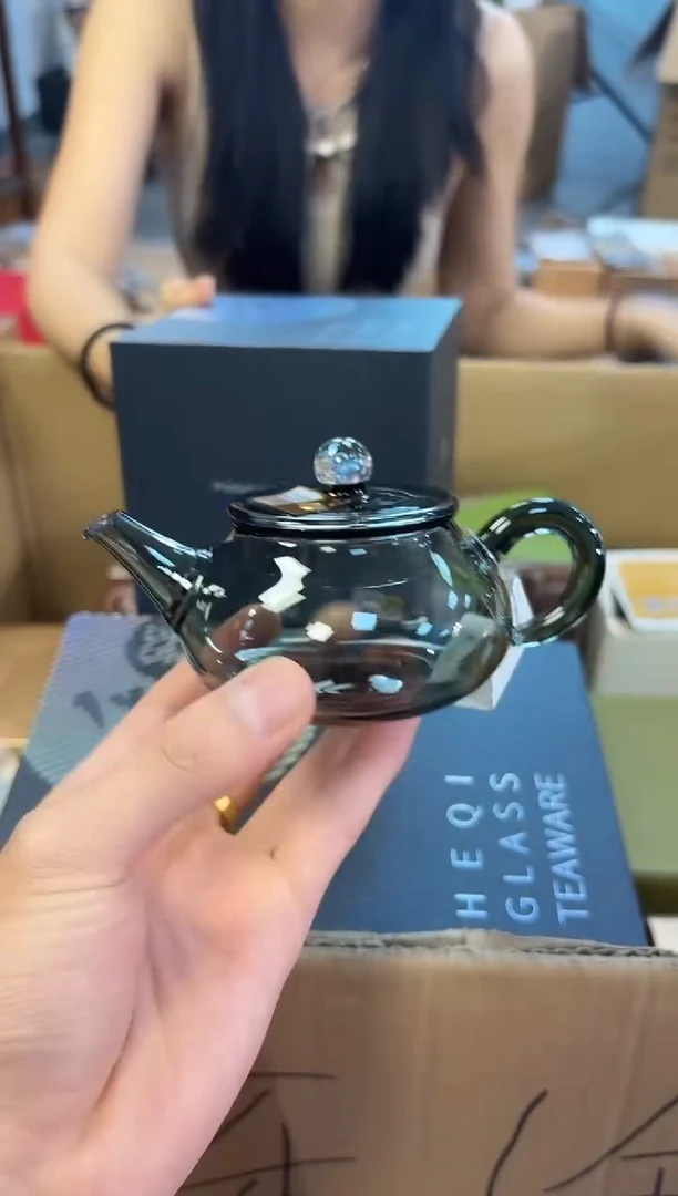 禾器芷玉壶烟灰色