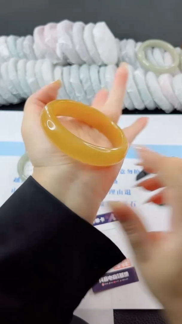 未镶嵌手镯石英质玉多样性发货V304