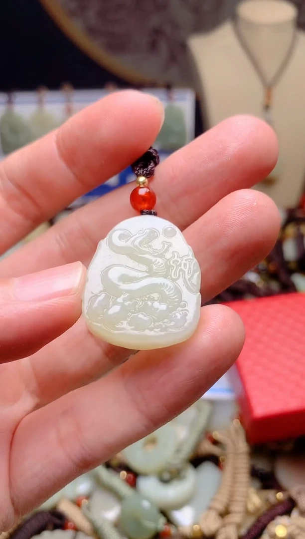 和田玉未镶嵌颈饰1