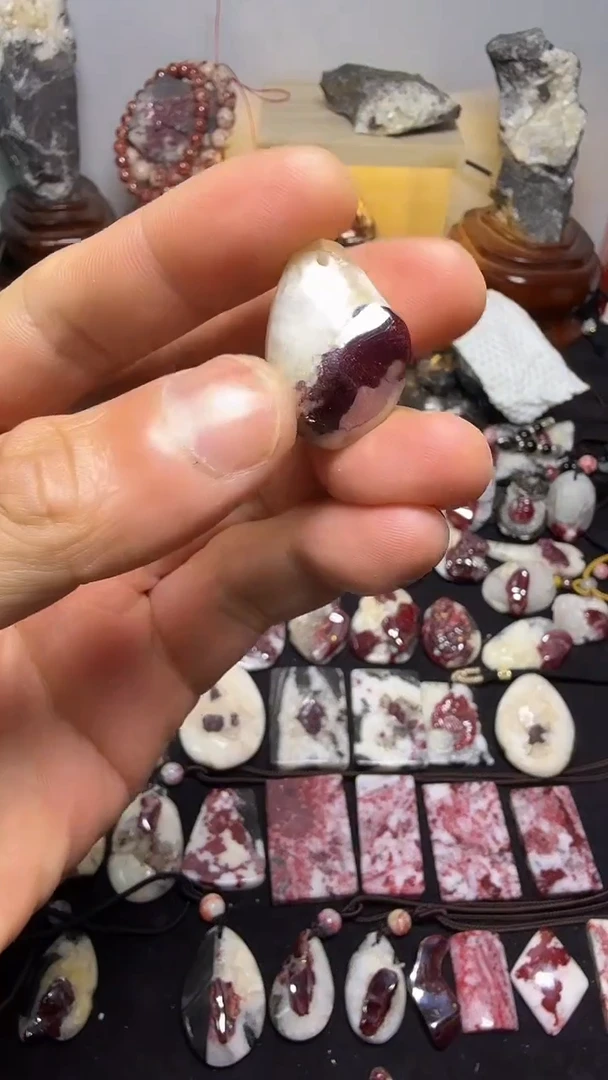 天然辰砂1****4大晶砂随行吊坠