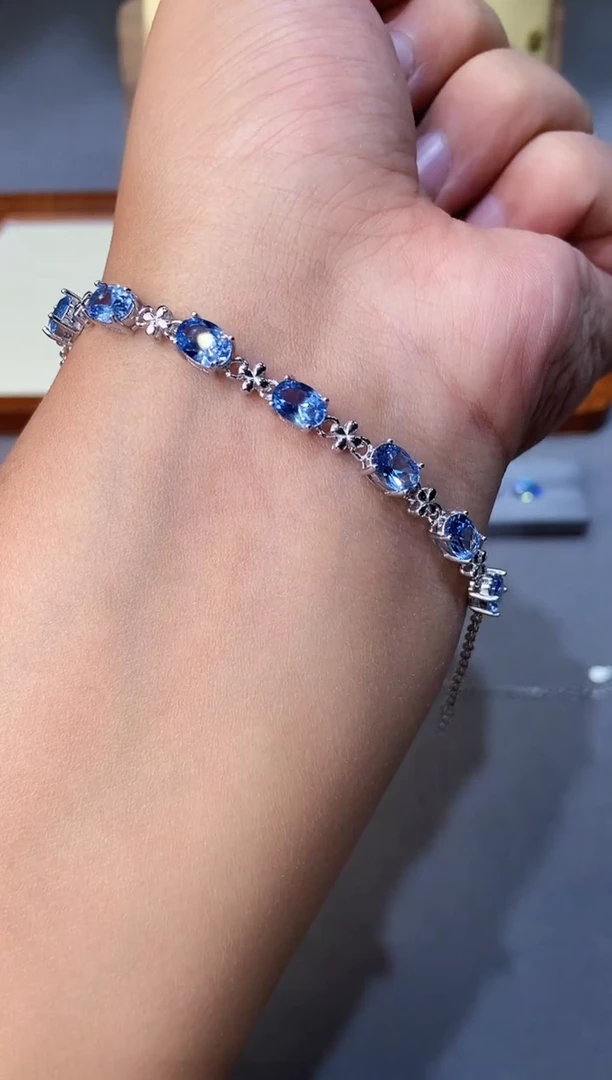 海蓝宝石手链银S925镶嵌......