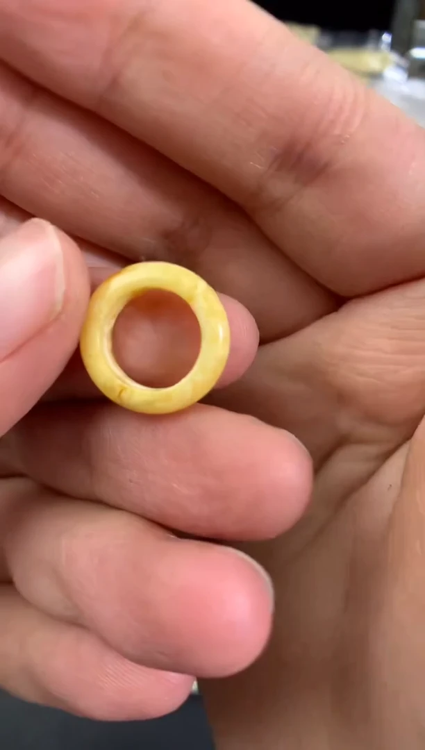 蜜蜡未镶嵌珠宝奇石1