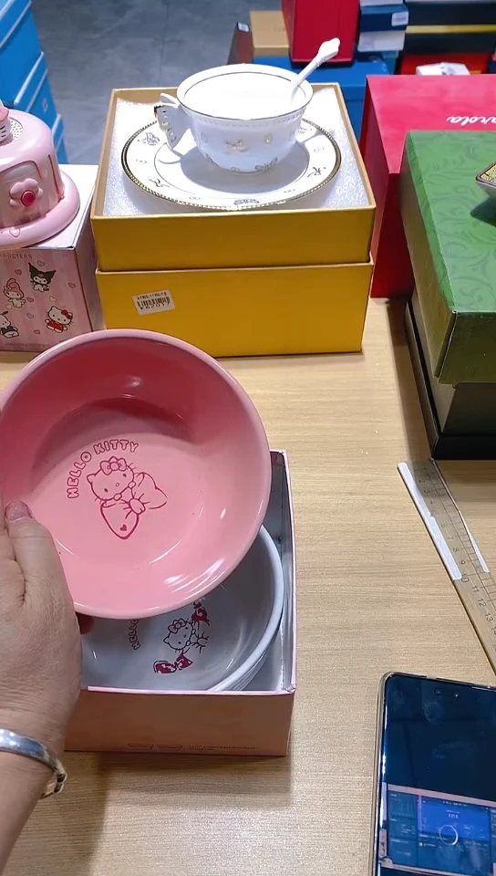 瓷片碗碟好物一件不留@@1