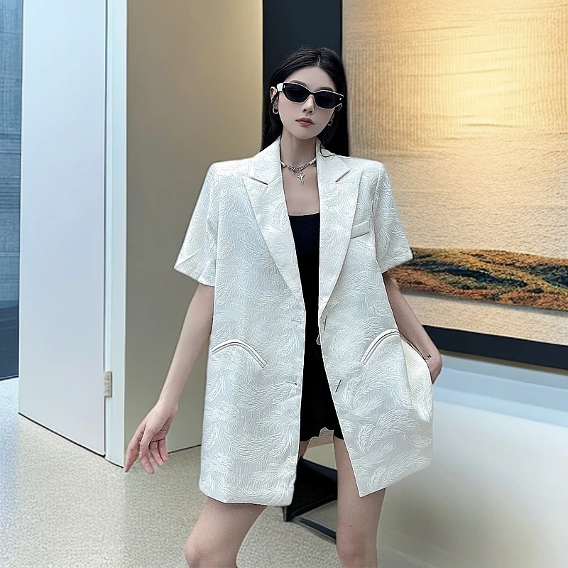 网红洋气法式高级感宽松薄款米白色西服短袖减龄休闲西装外套夏季