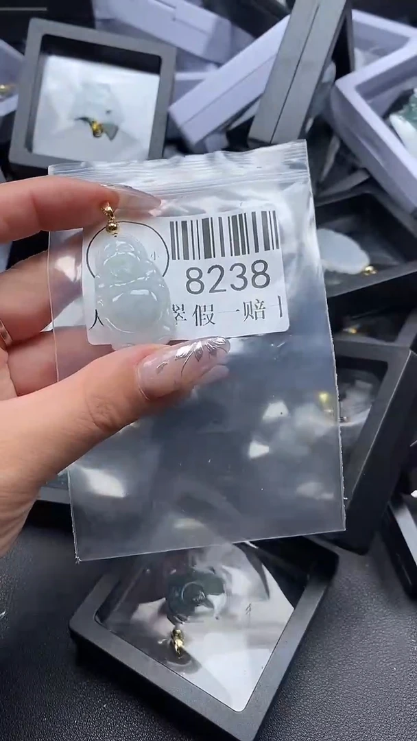 吊坠(不含链)未镶嵌翡翠8238