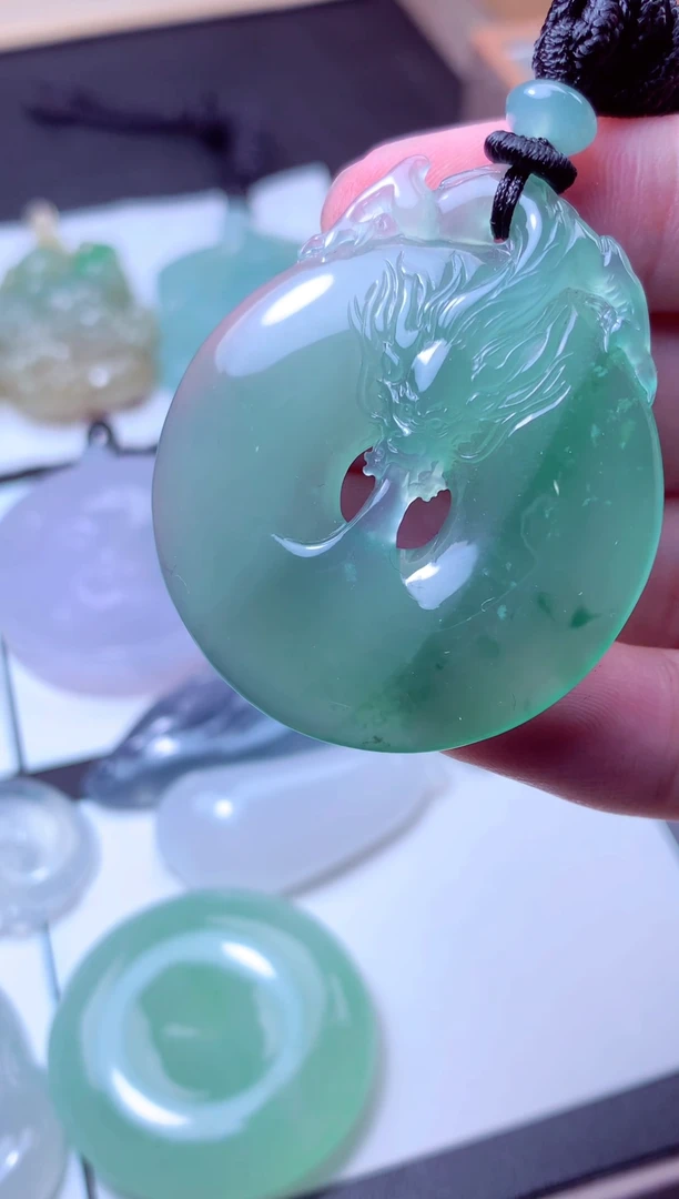 颈饰未镶嵌翡翠天然A货翡翠