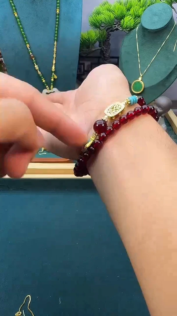 14K金镶嵌血珀手链S50