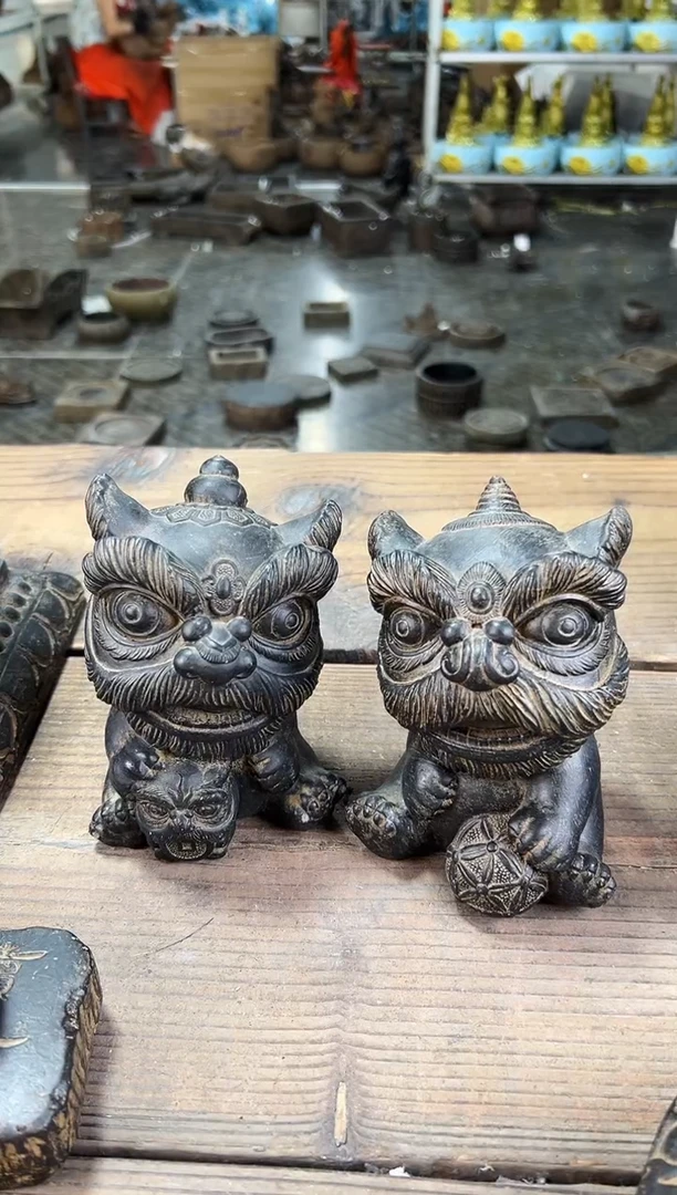 陶土瑞气盈门醒狮一对
