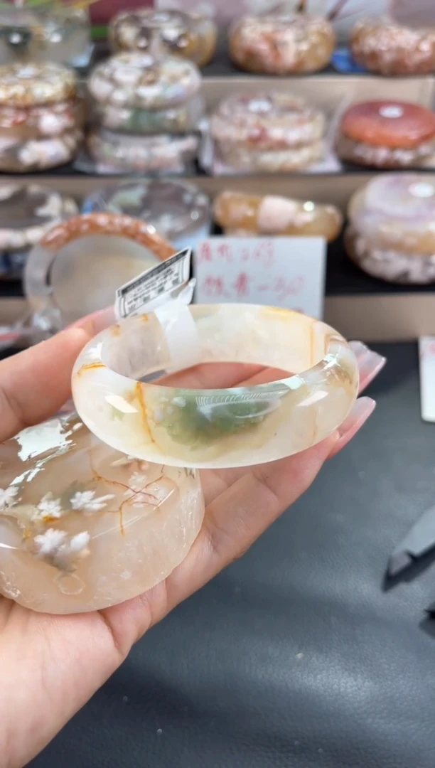 未镶嵌手镯石英质玉57