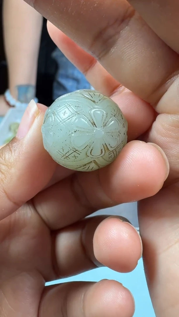 和田玉未镶嵌颈饰1