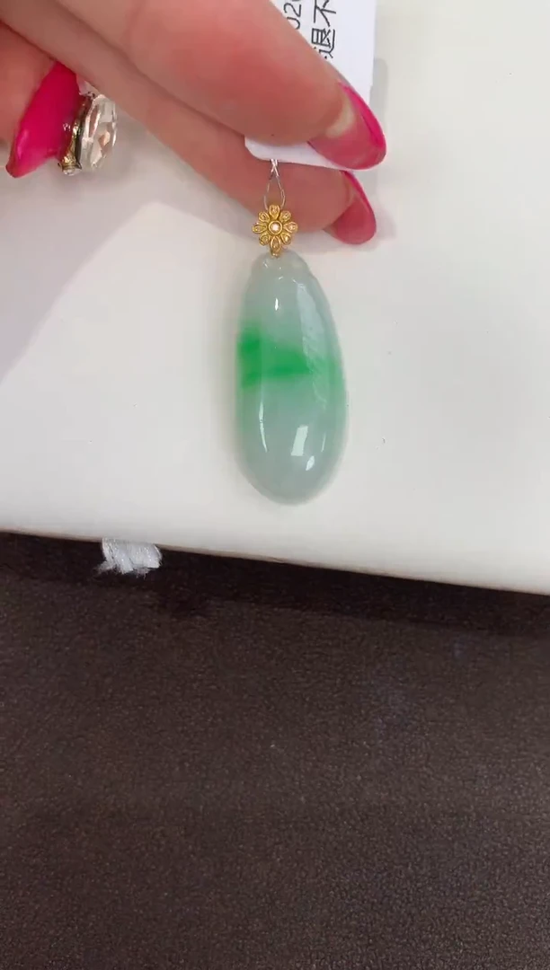 颈饰18K金镶嵌翡翠天然缅甸a货翡翠