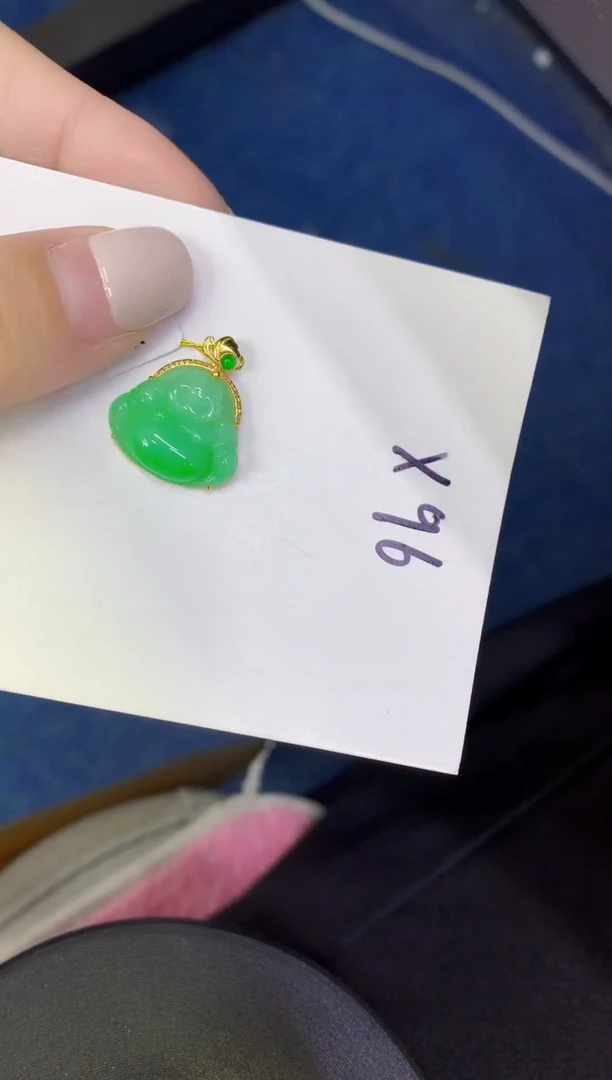 颈饰18K金镶嵌翡翠缅甸天然翡翠A货