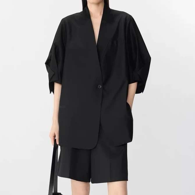 2025飞秒新品《法式复古》V领中袖休闲极简宽松设计师夏季西装