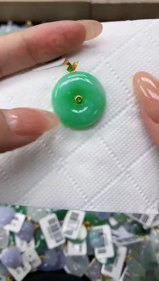 颈饰18K金镶嵌翡翠11111111111