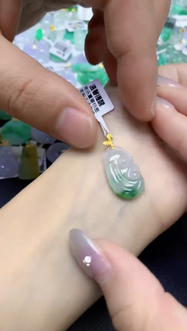 颈饰18K金镶嵌翡翠天然缅甸翡翠A货百元以上9元证书费自理