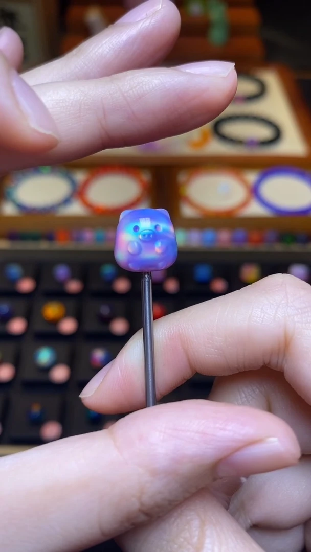 树脂制品人工欧泊11mm+小猪福利15