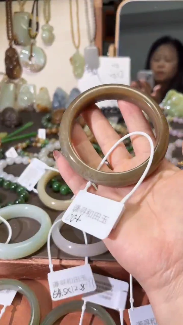 未镶嵌手镯和田玉1