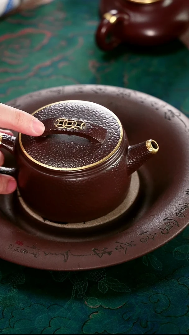茶壶紫砂四号井茄皮紫泥描金锤纹汉瓦