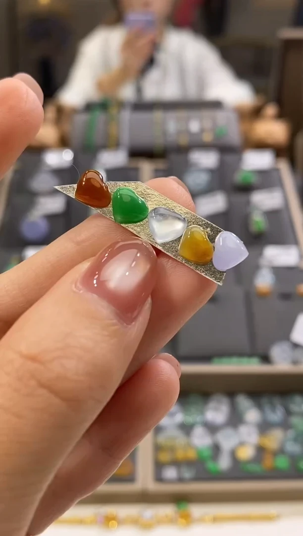 颈饰未镶嵌翡翠爱心