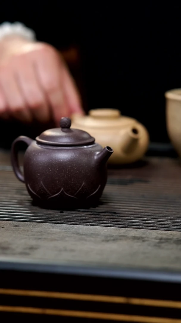 【闪购商品】紫砂茶壶02-微瑕起泡半手白yu天青菩提150c