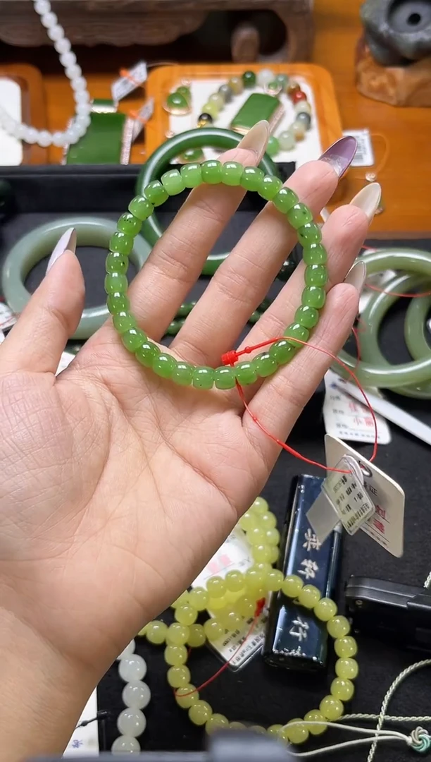 未镶嵌手串和田玉卡7乌兰海苹果绿 极限弧9015265