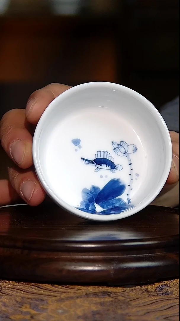 景德镇全手绘高温青花霸王杯（微瑕）