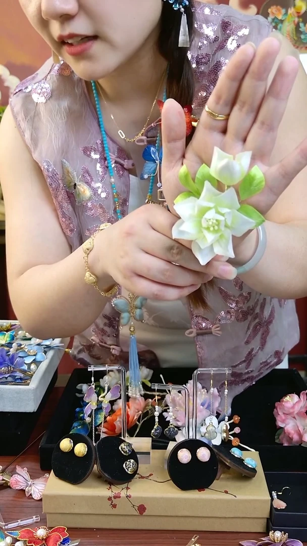 刺绣纯手工非遗绒花