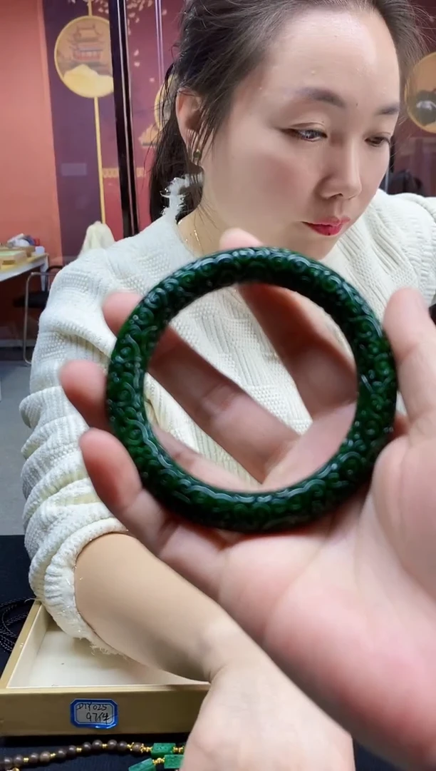 颈饰未镶嵌翡翠d****霞手镯59+