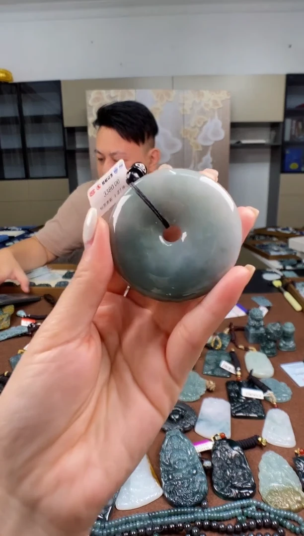 颈饰未镶嵌翡翠多样性发其一