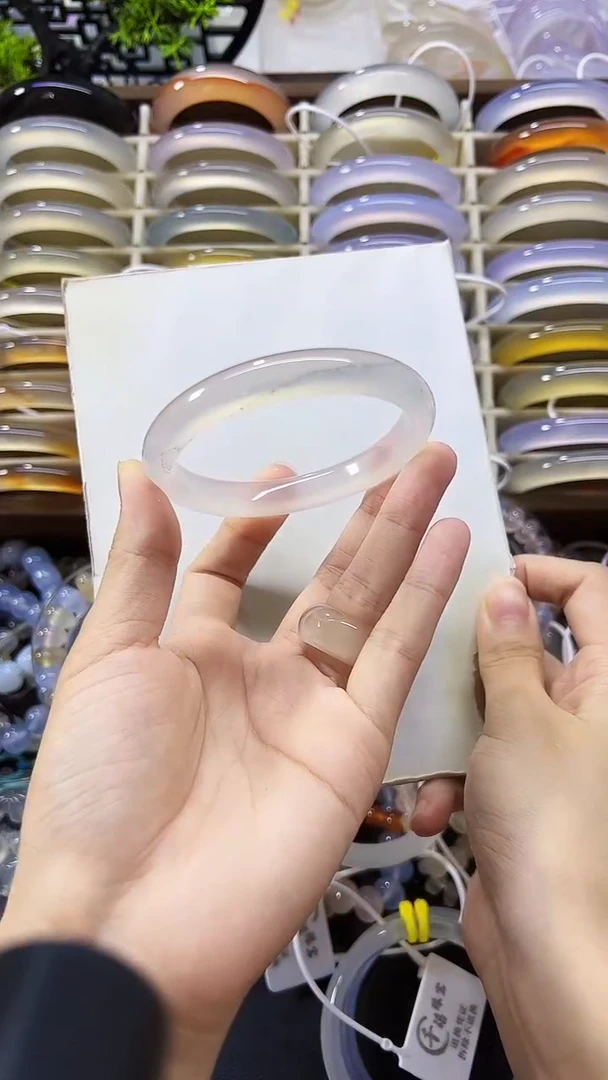 手镯玛瑙/玉髓未镶嵌58.8圈口丝带玻璃底