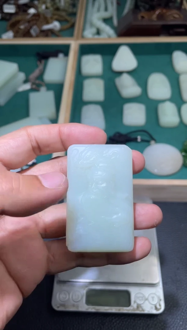 定制和田玉关公