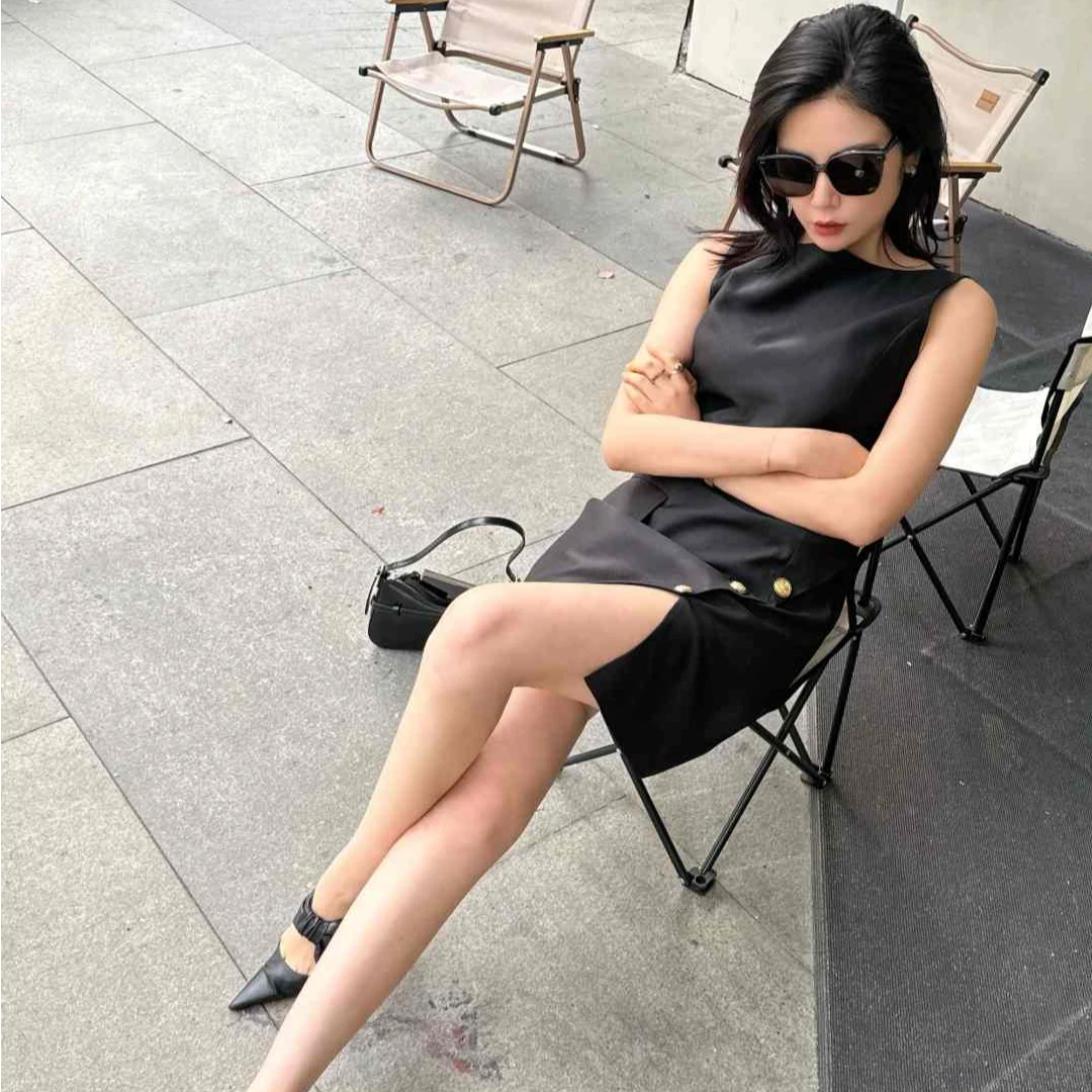 Be Lit夏季金属扣不规则开叉短裙高腰女士显瘦连衣裙设计师款