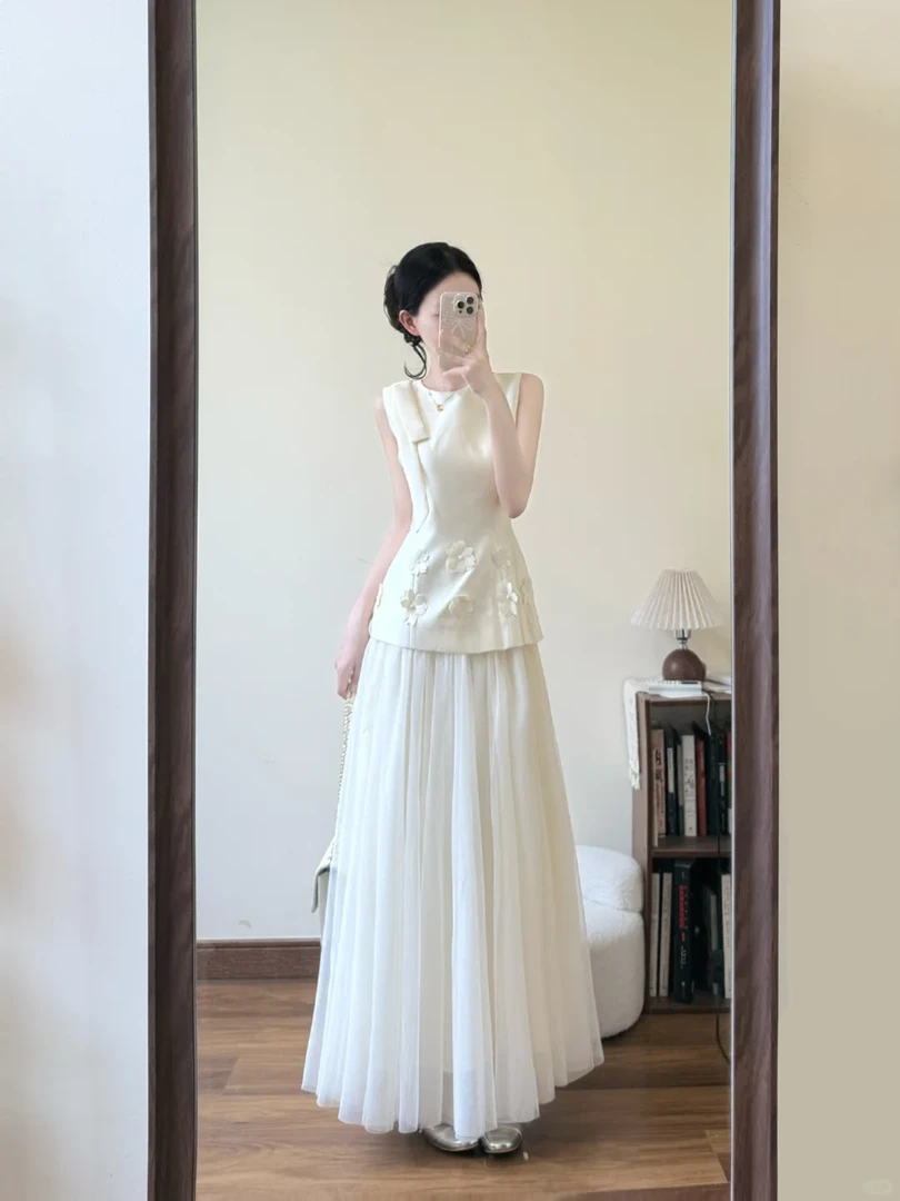 2025超火夏装气质高级感独特绝美漂亮小香风白色上衣半身裙套装女