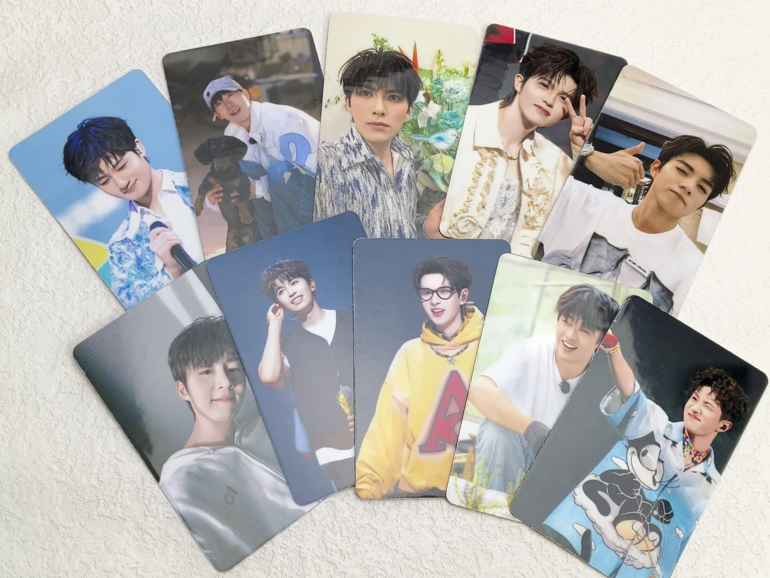 30张随机十个勤天小卡800g加厚加硬亮膜圆角附可撕膜