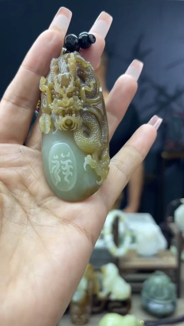 颈饰未镶嵌和田玉1
