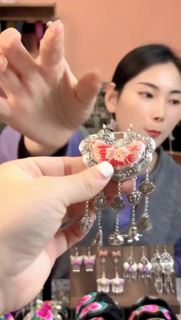 织绣艺枝独绣手工饰品100加链子