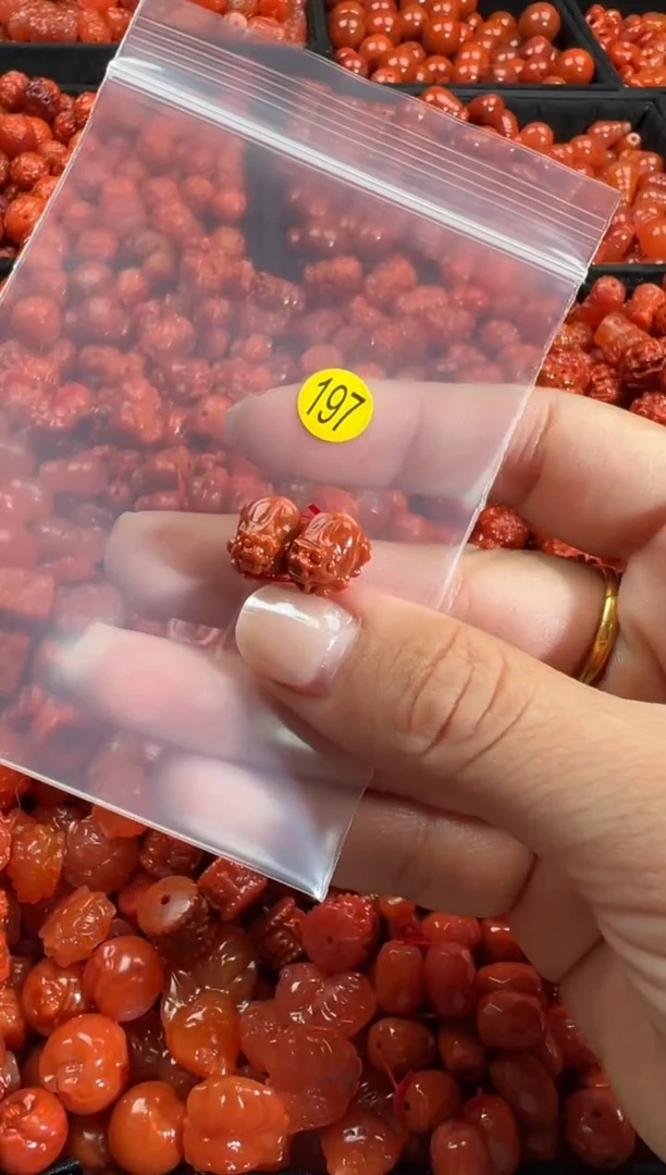 颈饰未镶嵌南红玛瑙1