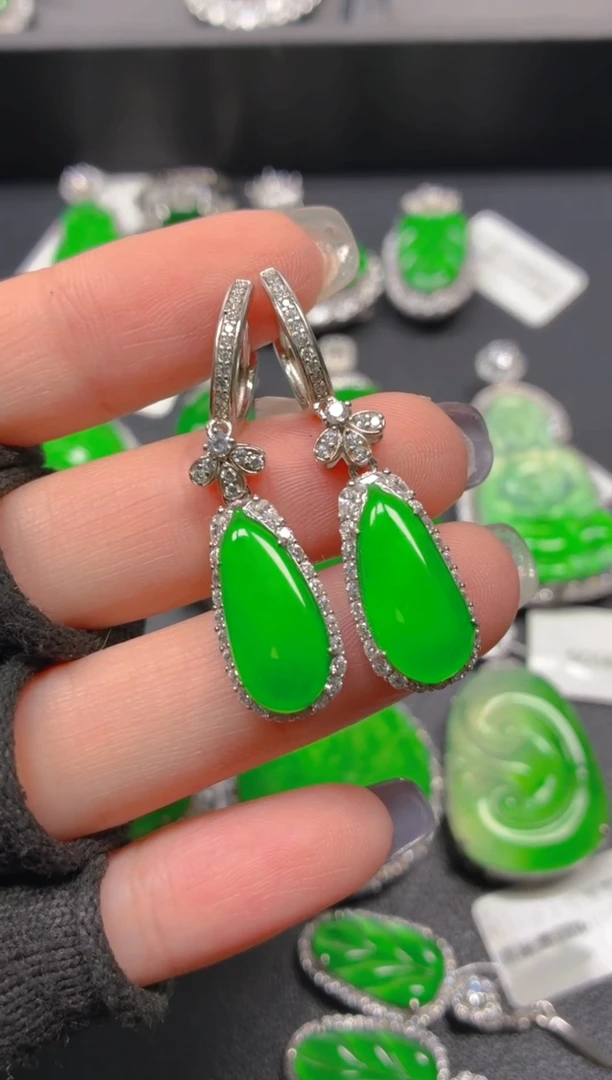 银S925镶嵌翡翠耳饰1