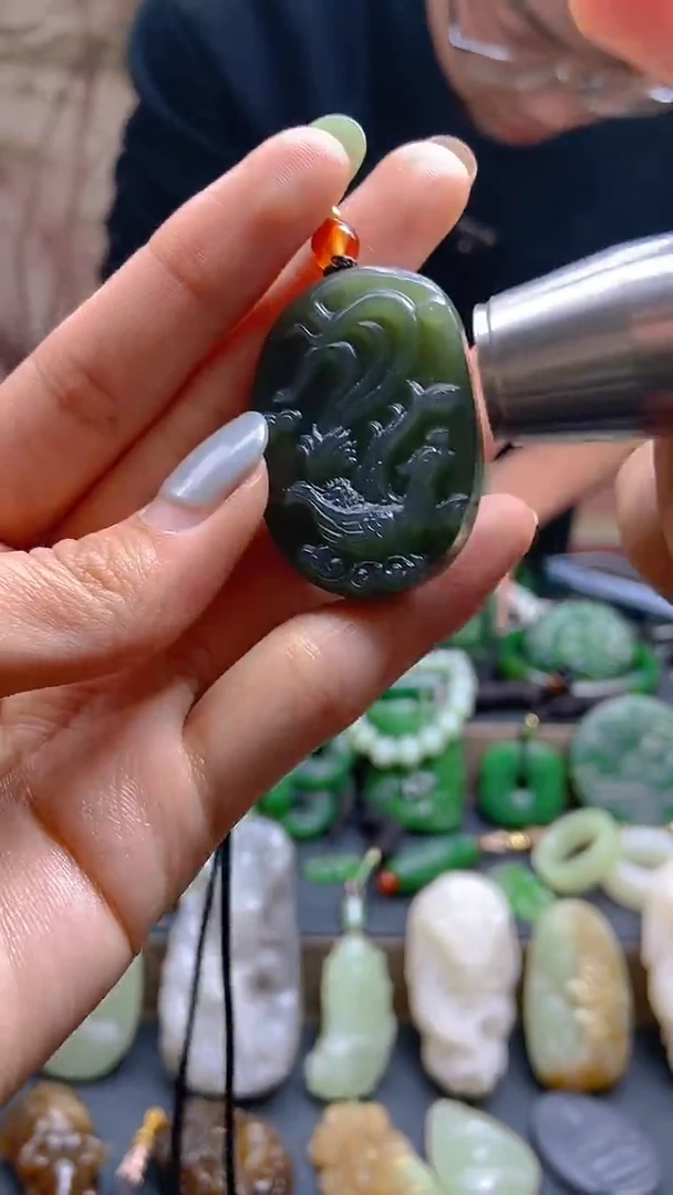 颈饰未镶嵌和田玉1