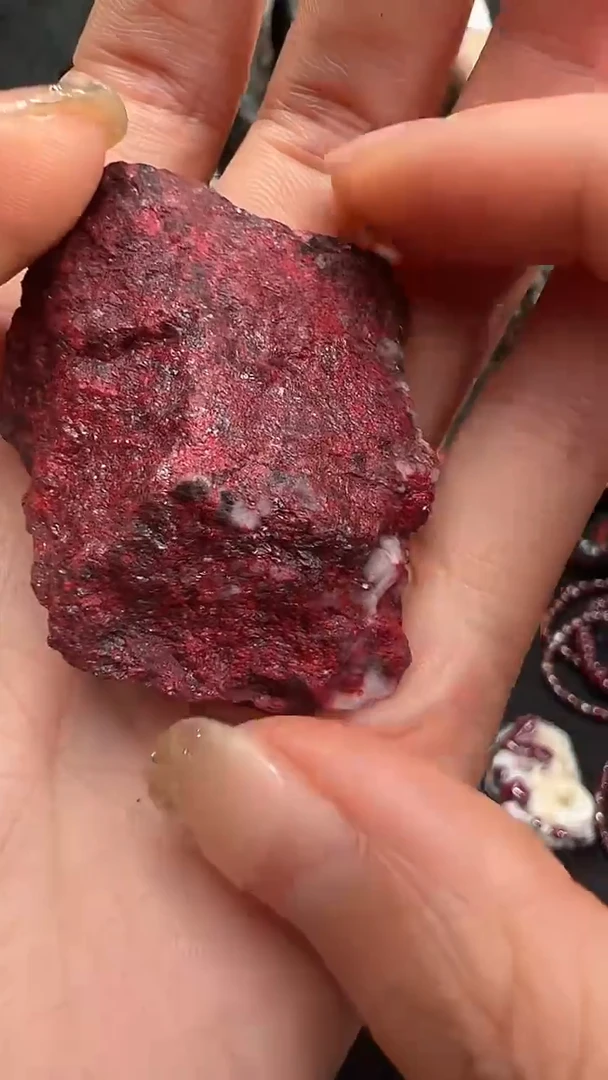 天然辰砂54.7克原石毛料