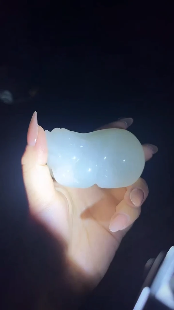 和田玉未镶嵌把件貔貅.1件.白