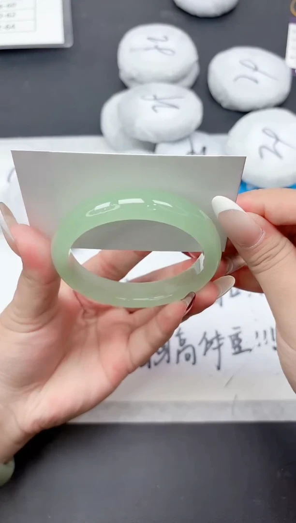 未镶嵌手镯石英质玉A199-56.7