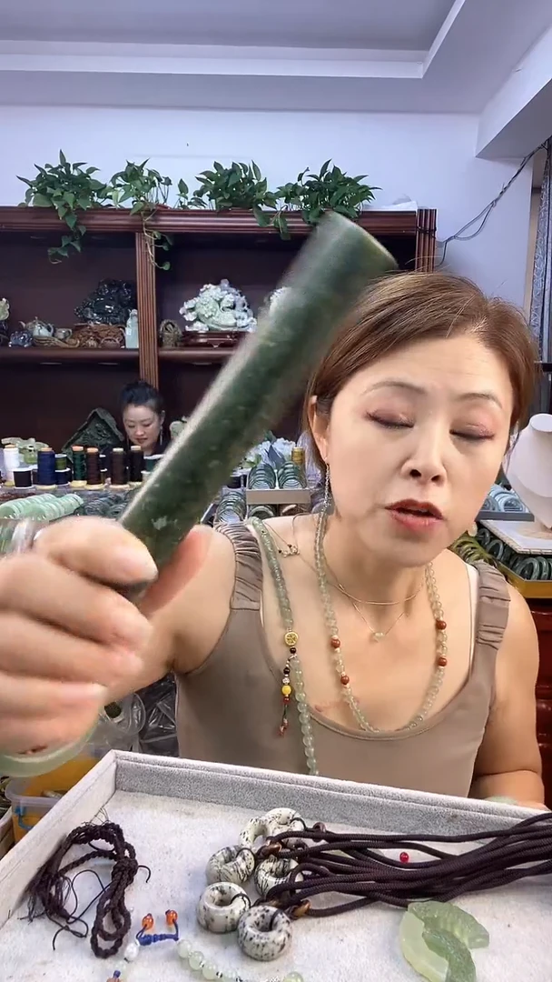 蛇纹石玉未镶嵌擀面杖多样性发货其中之一