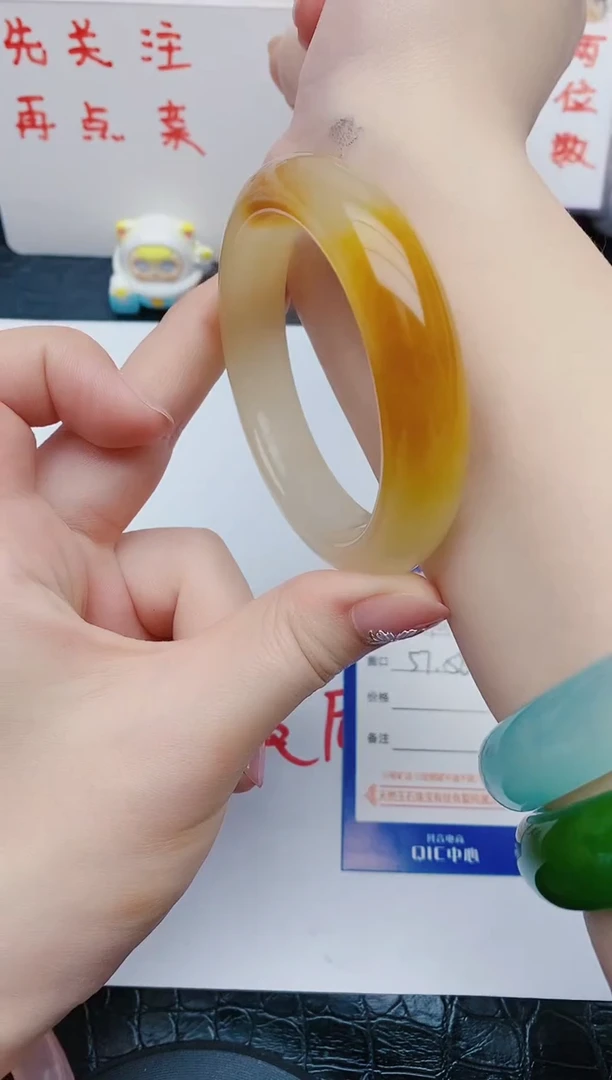 石英质玉手镯未镶嵌w101+57-58