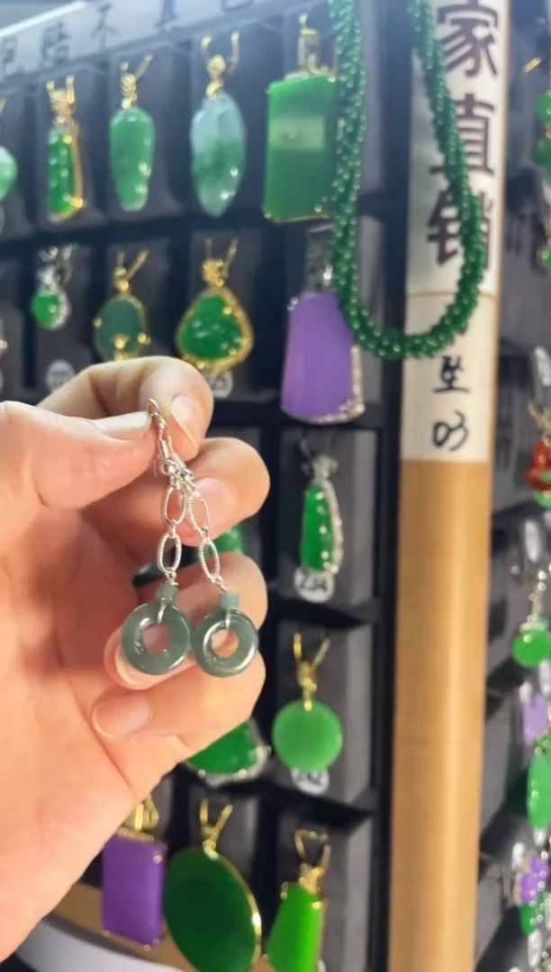 【闪购商品】翡翠耳饰银S925镶嵌440.....