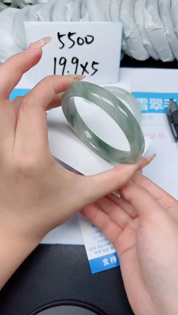 【闪购商品】石英质玉手镯未镶嵌G208-64.2