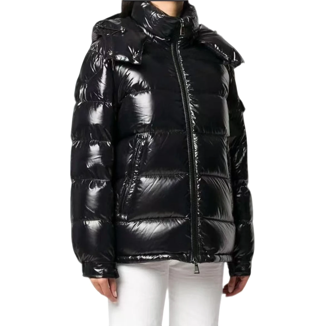 未使用 MONCLER 亮黑色经典logo羽绒服