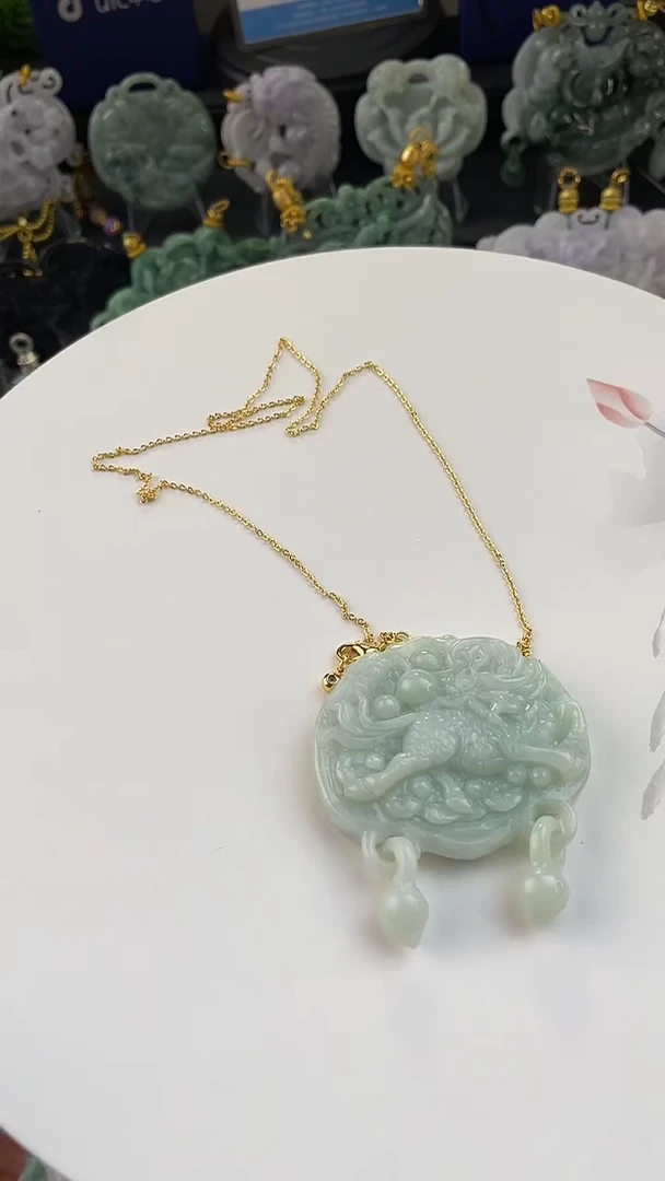 翡翠未镶嵌颈饰定制翡翠