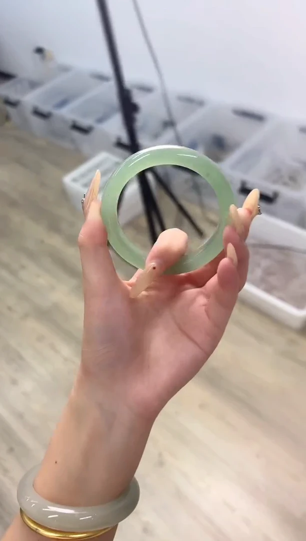 未镶嵌手镯石英质玉333-58D