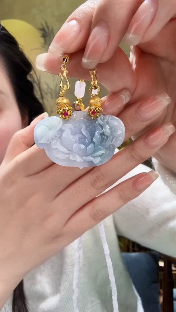 颈饰未镶嵌翡翠吊坠